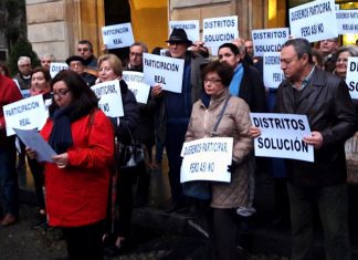 La FAV protesta frente el Ayuntamiento