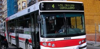 Un autobús de la línea 4 de Emtusa