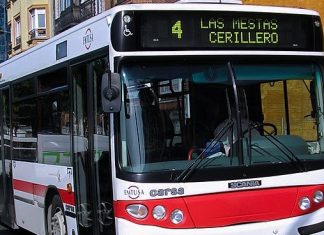 Un autobús de la línea 4 de Emtusa
