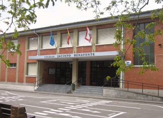 Fachada del colegio Jacinto Benavente