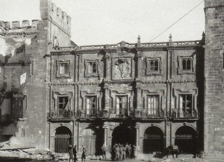Imagen del palacio Revillagigedo en la Guerra Civil