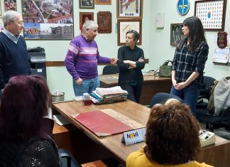 Reunión de Podemos-Equo Xixón y la asociación vecinal "Los Ríos"