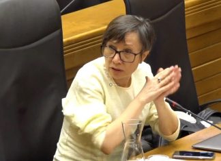 Yolanda Huergo: “Seguimos sin poder explicar un sobrecoste de 2,5 millones y un retraso en una obra fundamental para el medio ambiente” Yolanda Huergo en el pleno de mayo