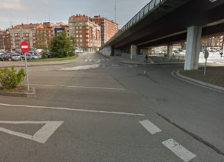Podemos-Equo Xixón propone mejorar el tránsito de peatones en la rotonda situada bajo el viaducto Carlos Marx Vista de la rotonda de Sanz Crespo