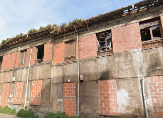 Presentamos diez iniciativas en el Ayuntamiento contra el abandono de Xove